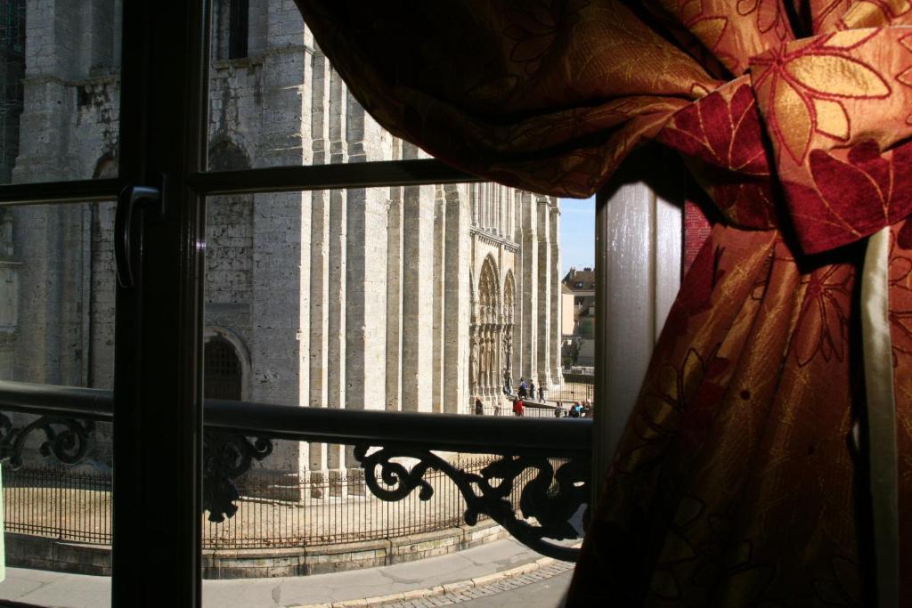 Le Parvis Panzió Chartres Kültér fotó